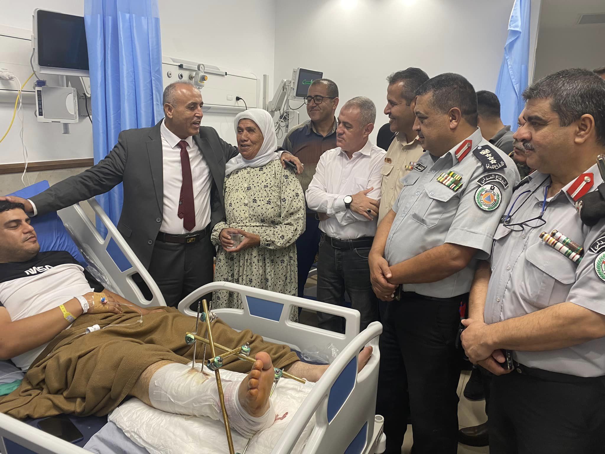 جانب من الزيارة(عدسة: ثائر أبو بكر/ وفا)